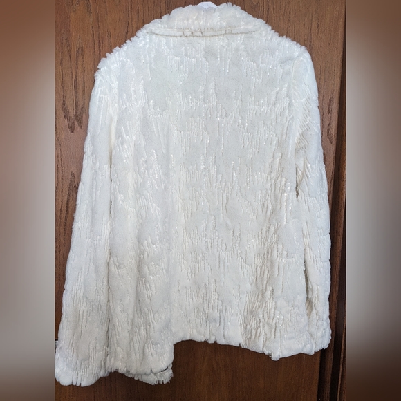 NWT Betsy Johnson faux fur jacket - Picture 2 of 7
